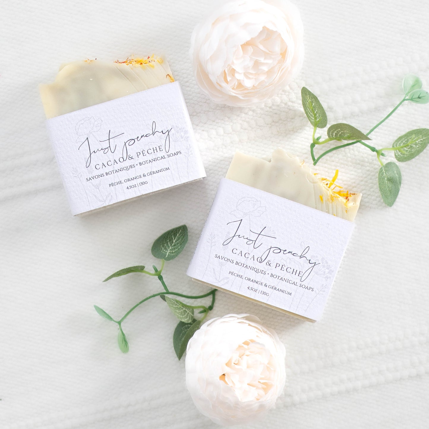 Savon naturel au beurre de cacao et au parfum de pêche, inspiré par la nature, fabriqué au Québec par staygroundedco.vue 2.