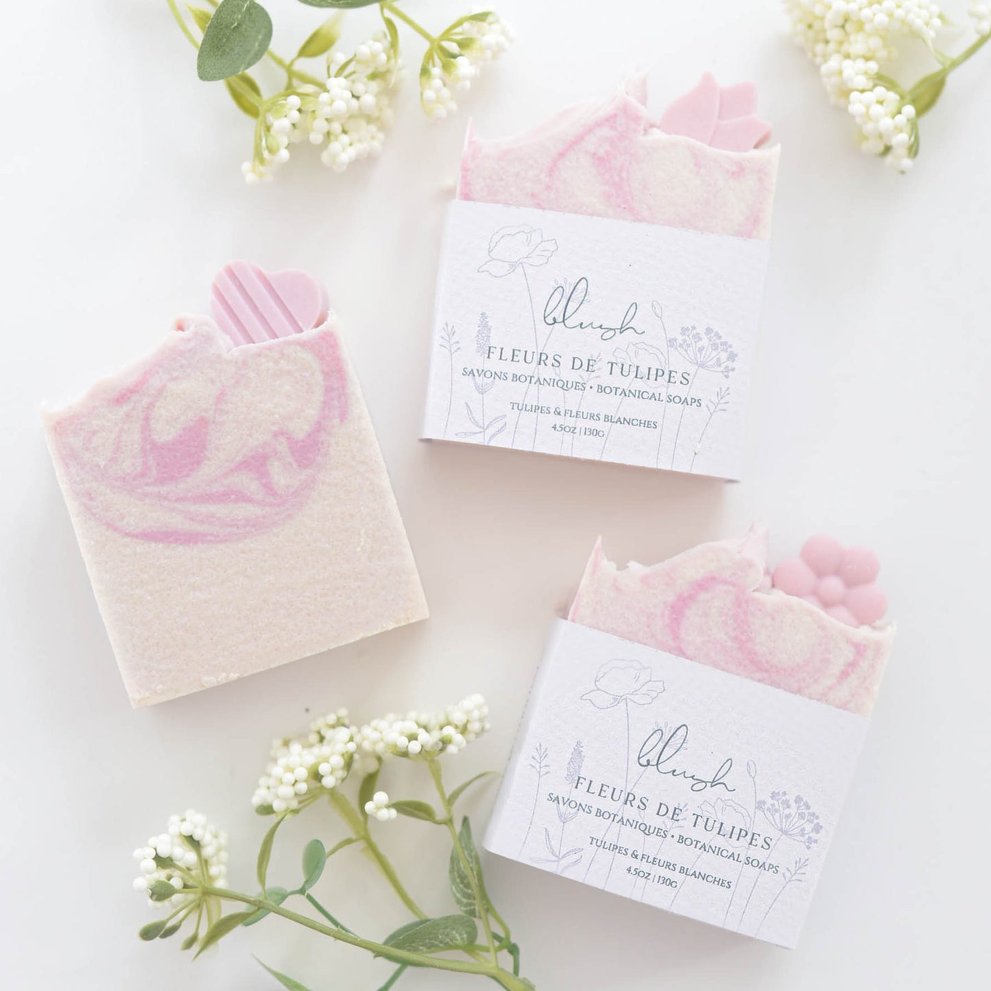 Savon naturel aux pétales de tulipes et beurre de karité, enrichi d'huiles bio, inspiré par la nature, fabriqué au Québec par staygroundedco. 3 variantes