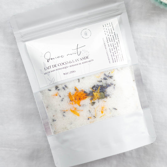 Sels de bain naturels au lait de coco, sel d'Epsom et lavande avec fleurs séchées, fabriqués à la main au Québec par staygroundedco